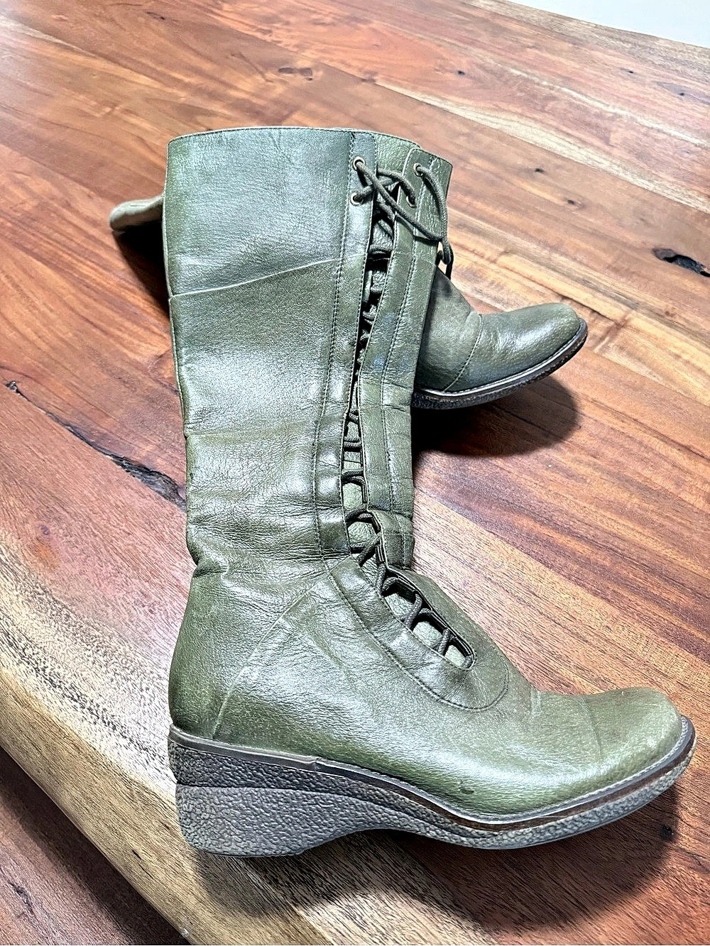 Miz Mooz    Fly London Green Lace-Up Ankle Boots